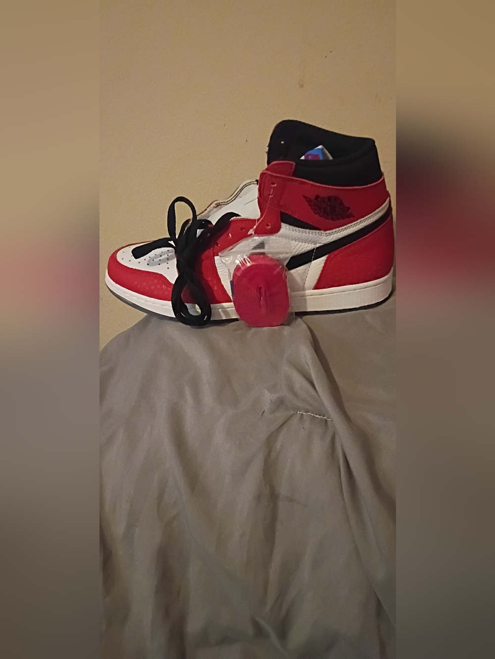 Nike Air Jordan 1 Retro High OG Red/White/Black Sneakers spider man origin story - Picture 15 of 15
